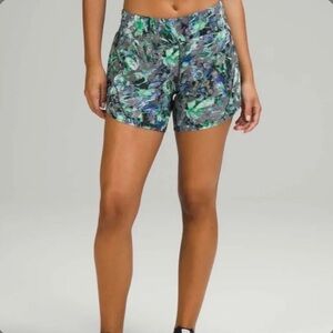 Lululemon Track That Mid-Rise Short 5" Rapid Flourish Multi